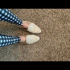 Universal Thread Cream Womens Loafers size 8